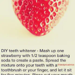/img/30164-strawberry-teeth-mask.webp