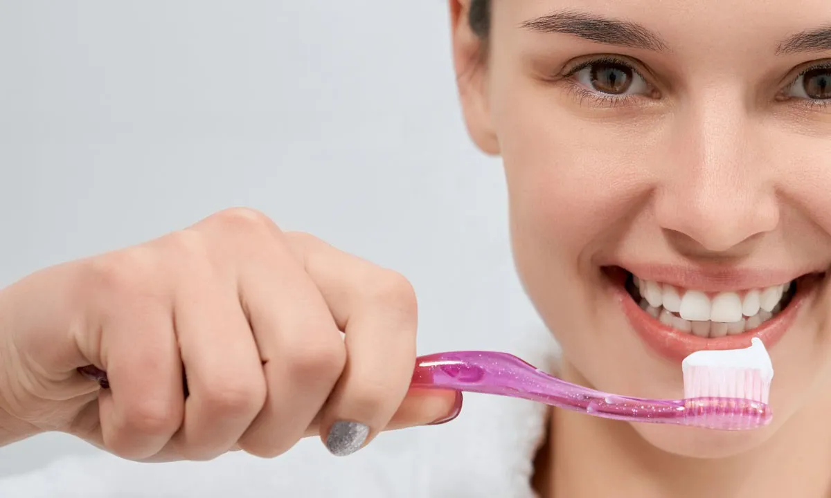 30295 crest strips fluoride toothpaste